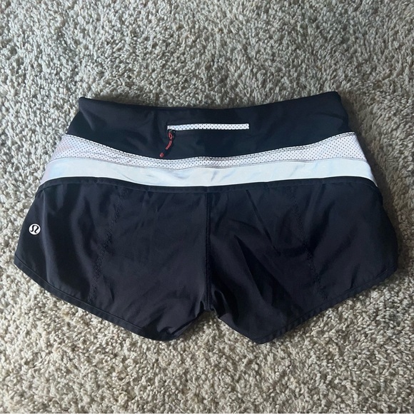 lululemon speed up shorts 2.5" inseam unlined - Picture 4 of 6